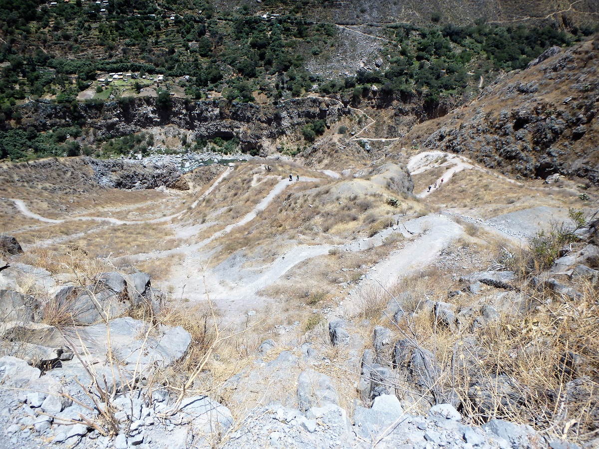 The long switchback trail leading down into the Colca Canyon