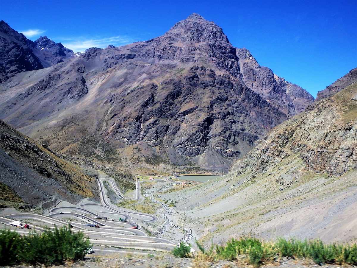 Argentina, South America, Andes, Mountains, windy roads, Paso Internacional Los Libertadores, hairpin turns,