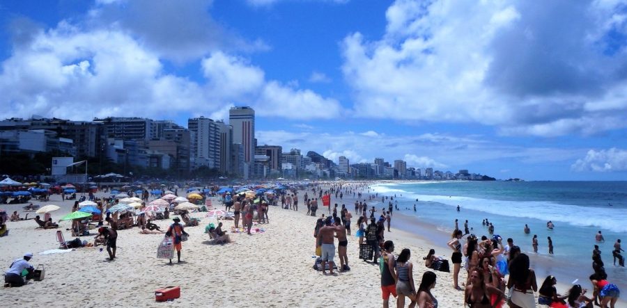 A packed beach from Leblon down to Ipanema